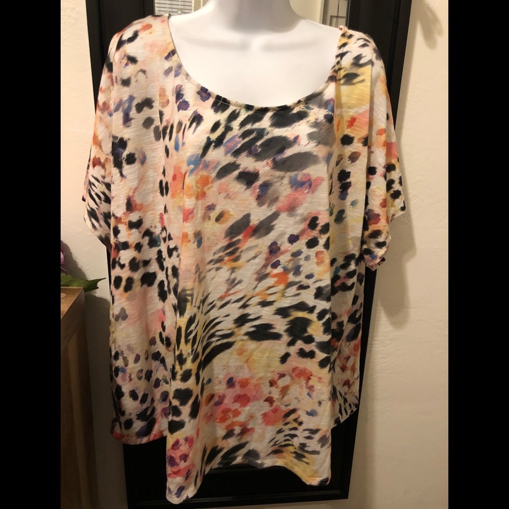 Apt9 short sleeve shirt . Size 3x . Scoop neck.